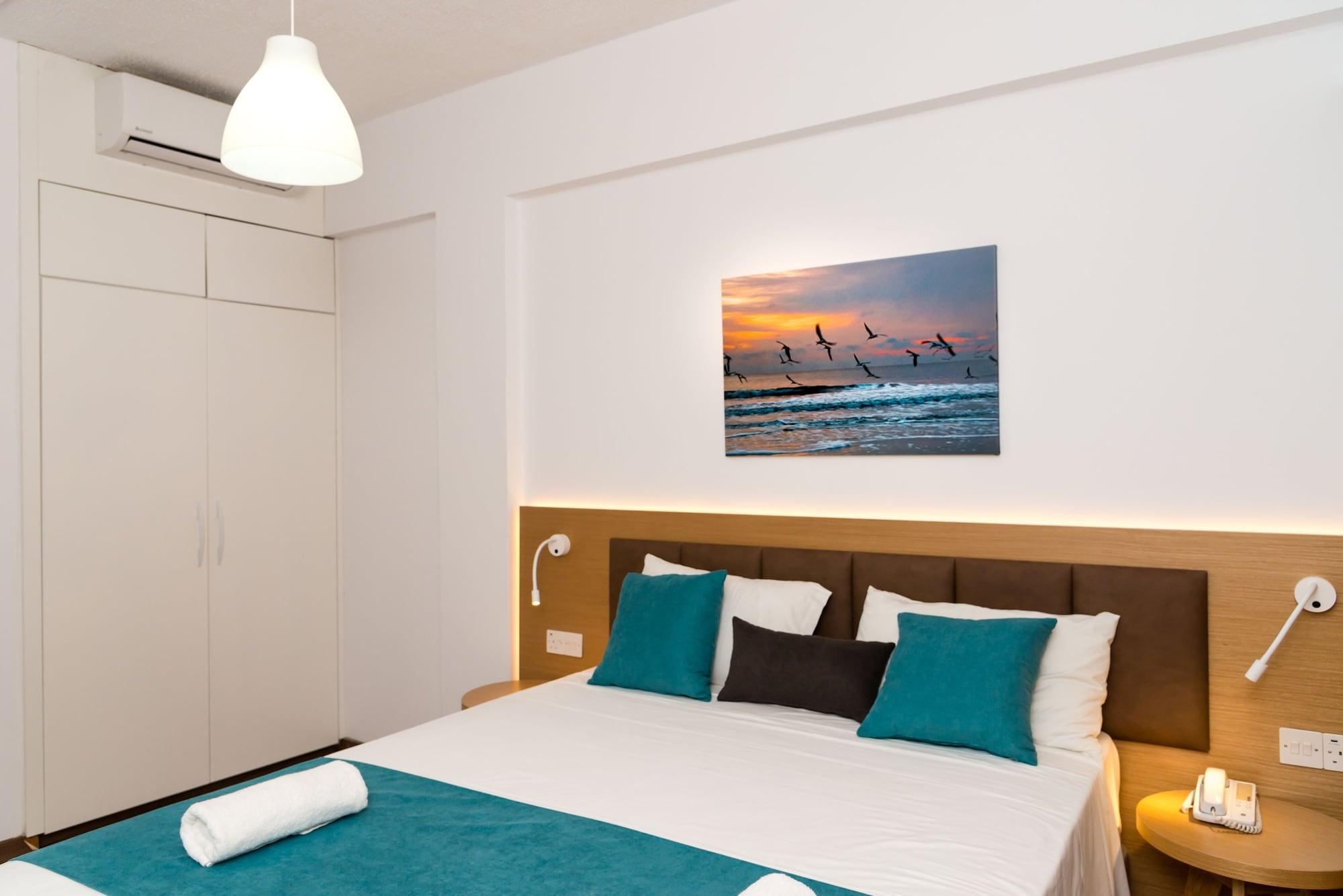 Helios 2 Paphos Exterior foto