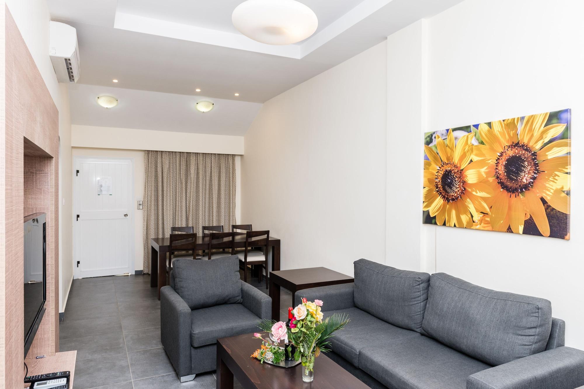 Helios 2 Paphos Exterior foto