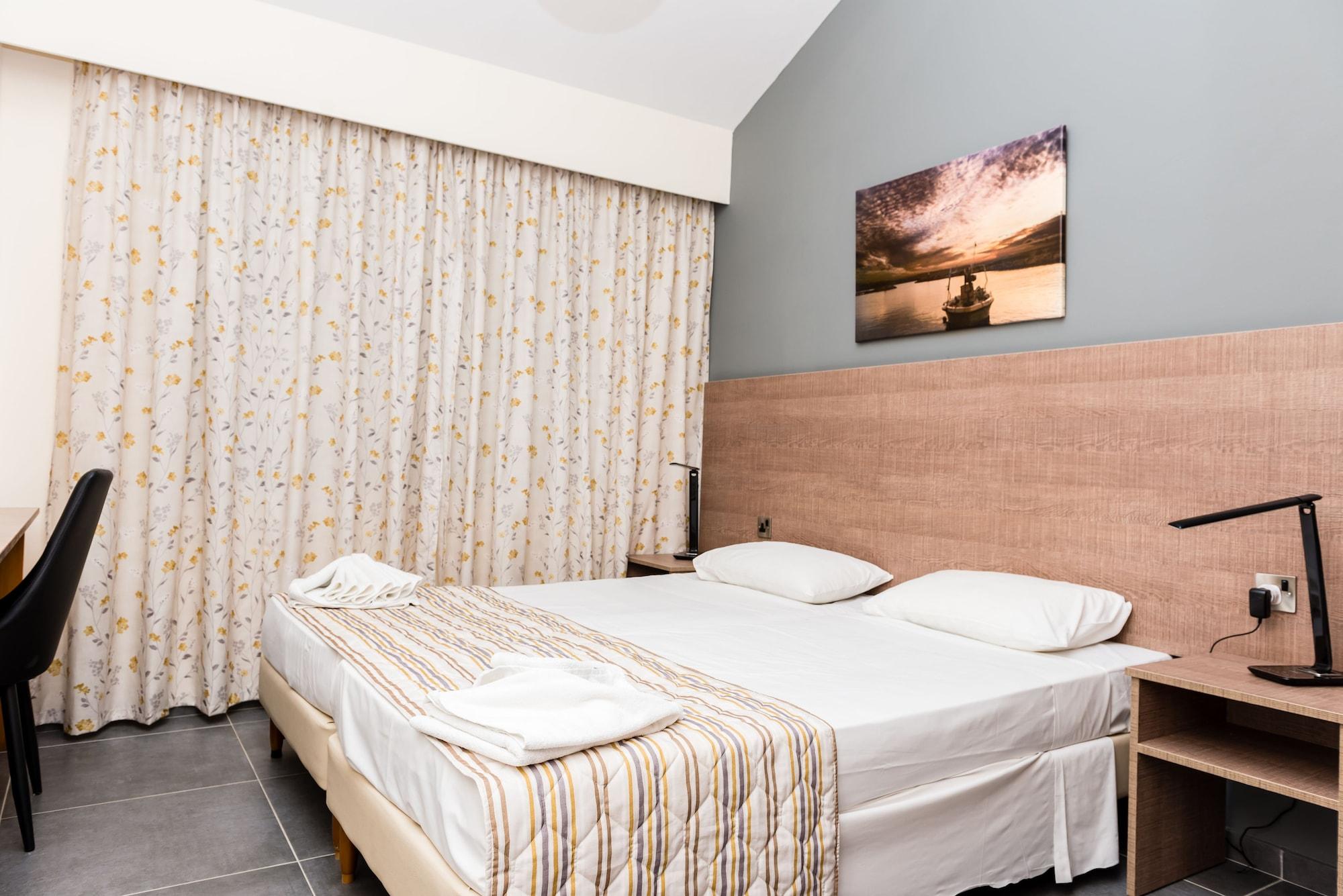 Helios 2 Paphos Exterior foto