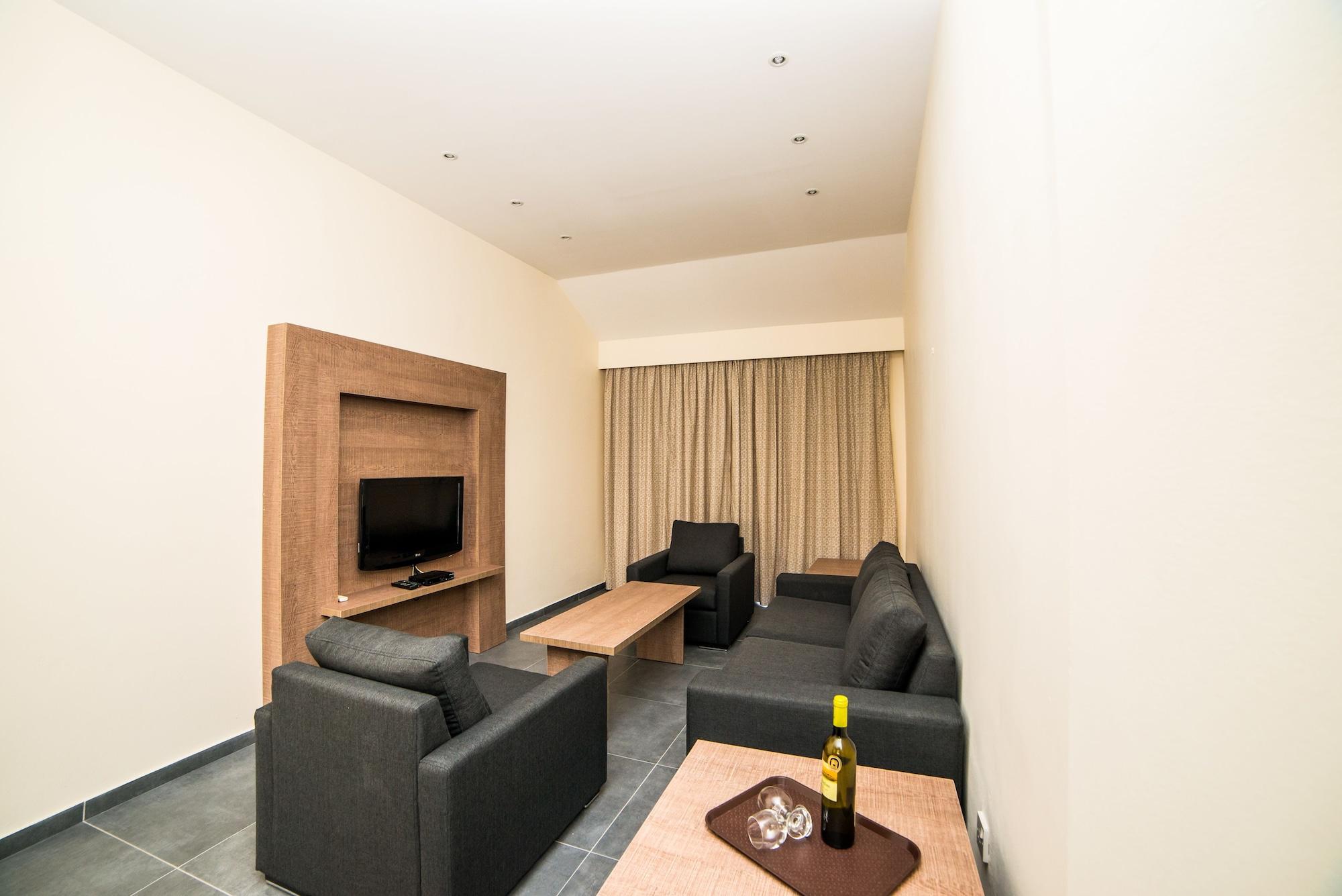 Helios 2 Paphos Exterior foto