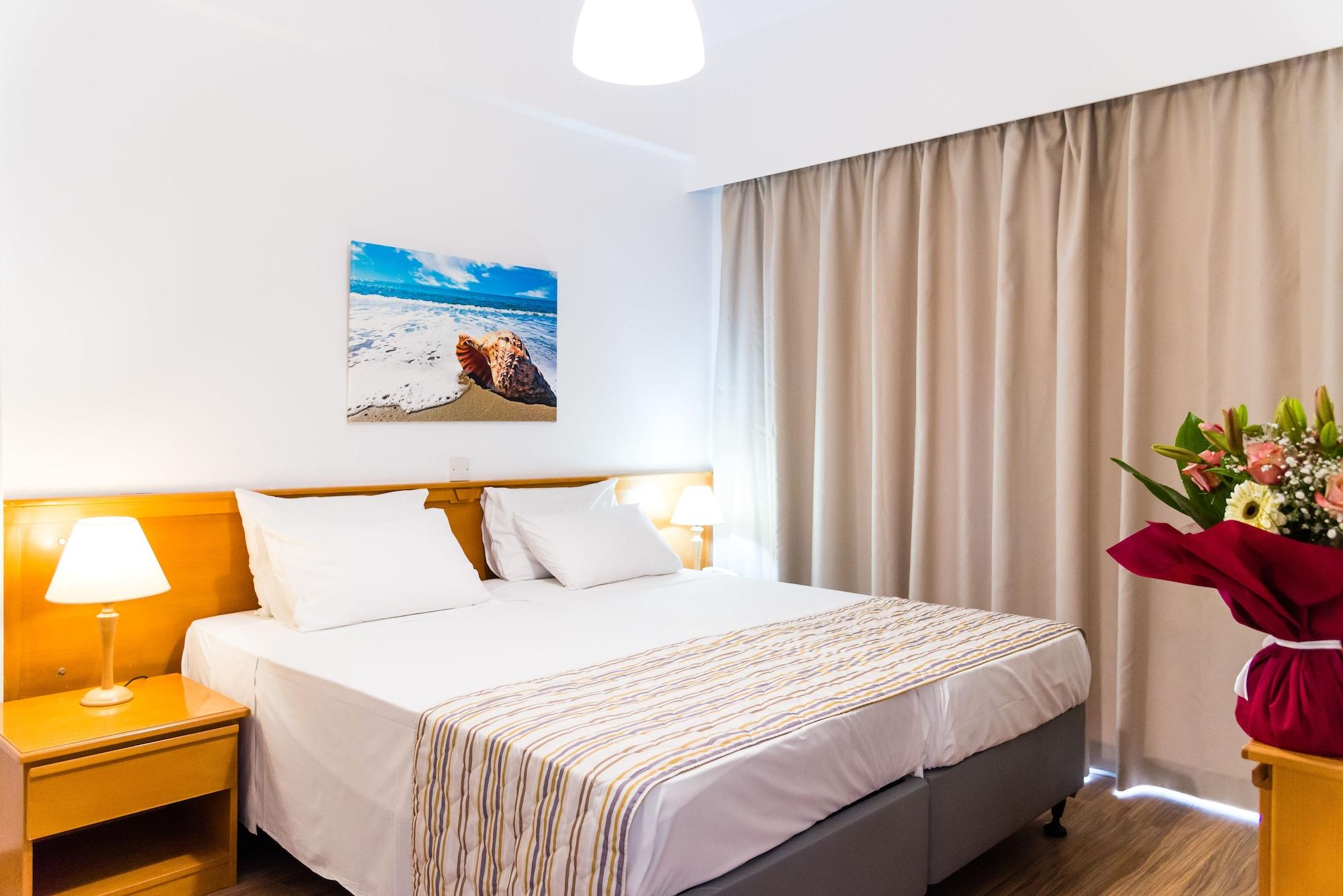 Helios 2 Paphos Exterior foto