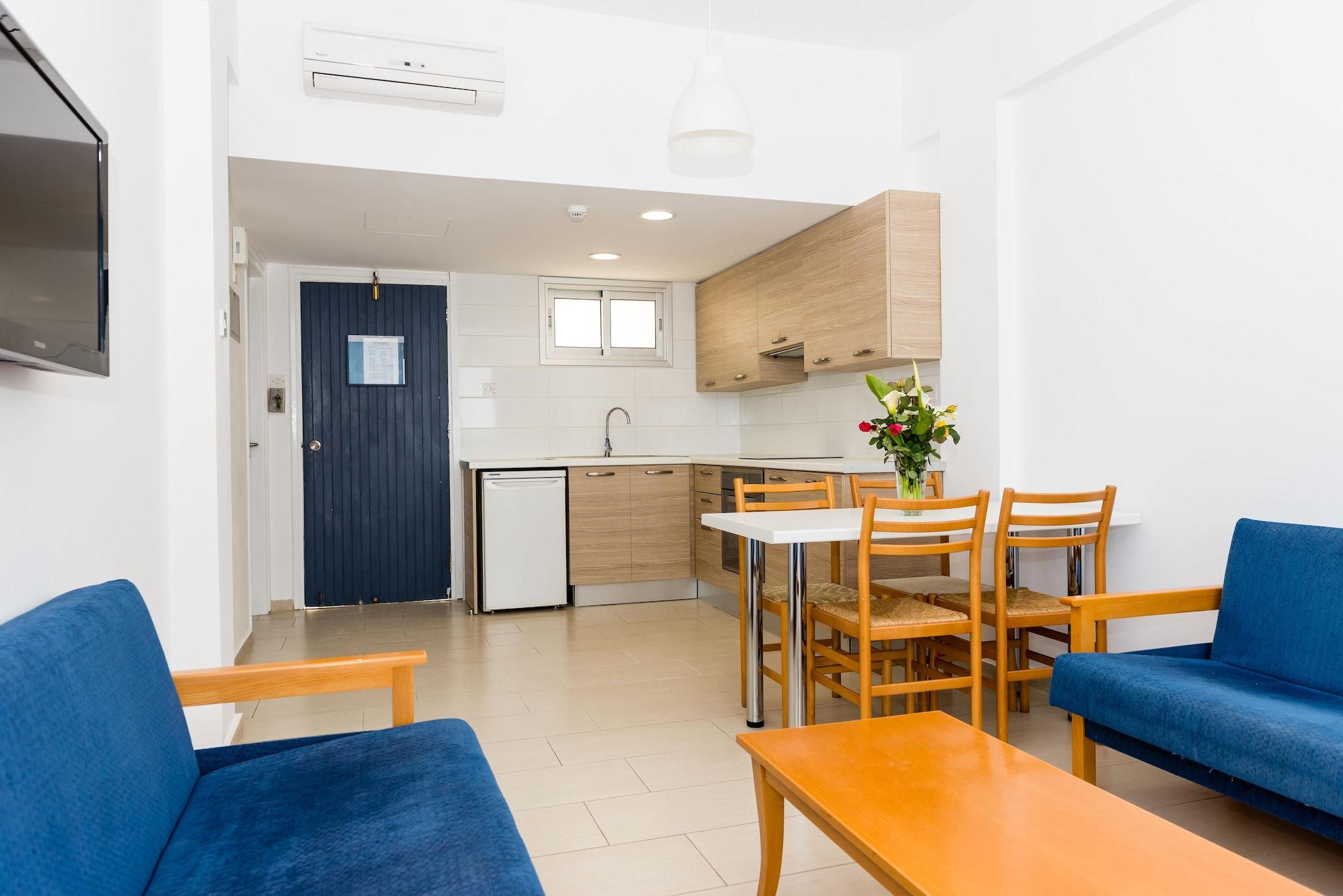 Helios 2 Paphos Exterior foto