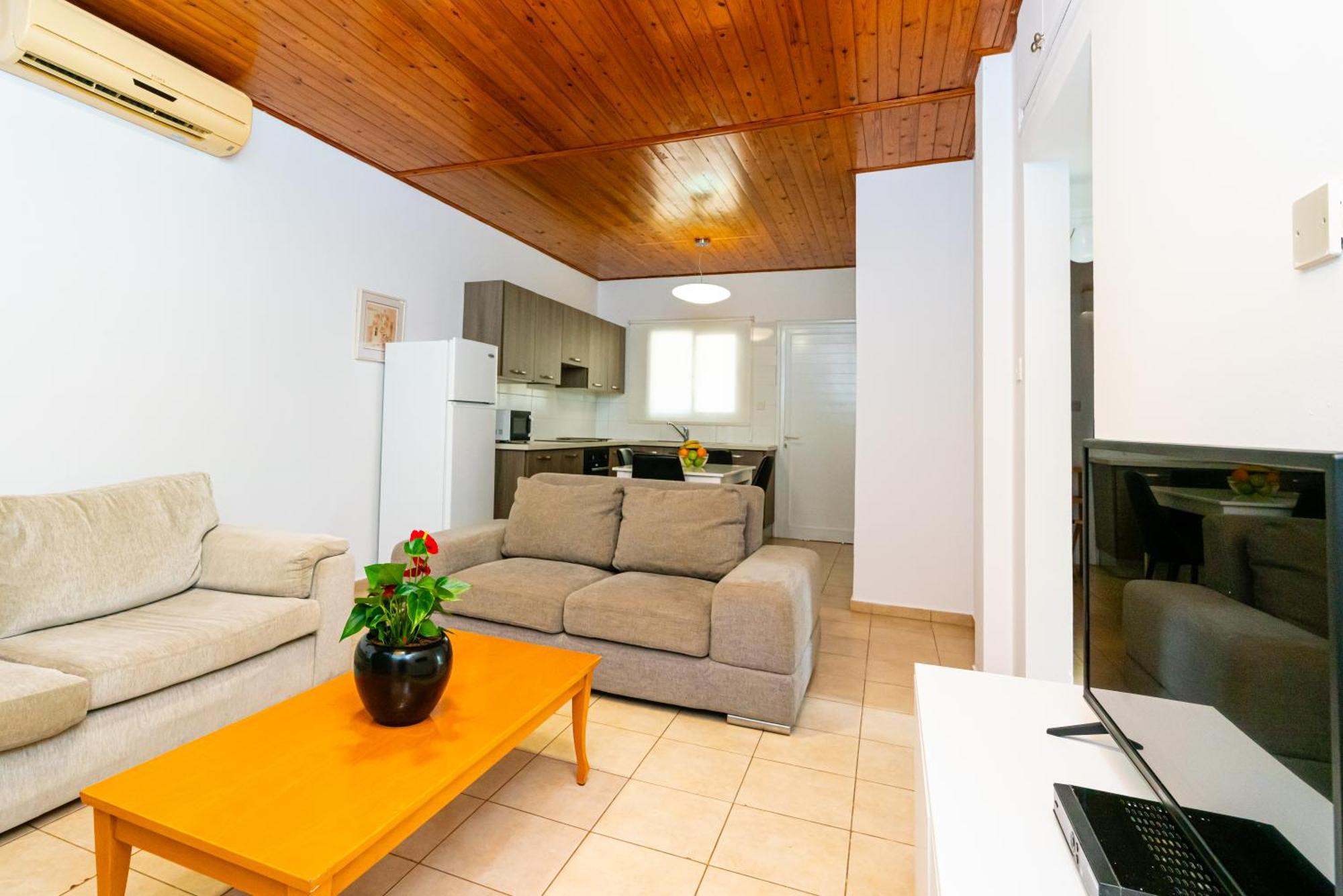 Helios 2 Paphos Exterior foto