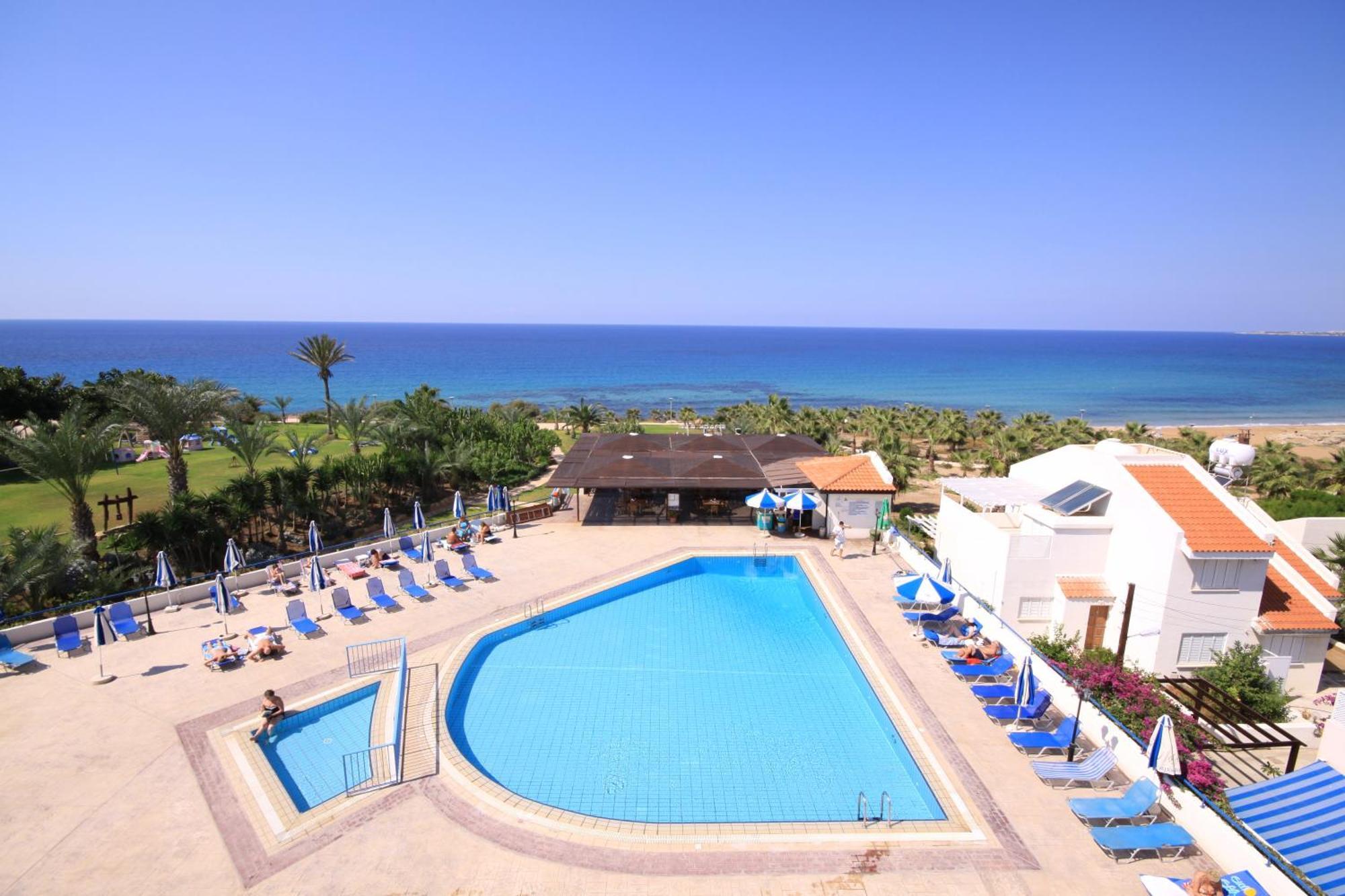 Helios 2 Paphos Exterior foto