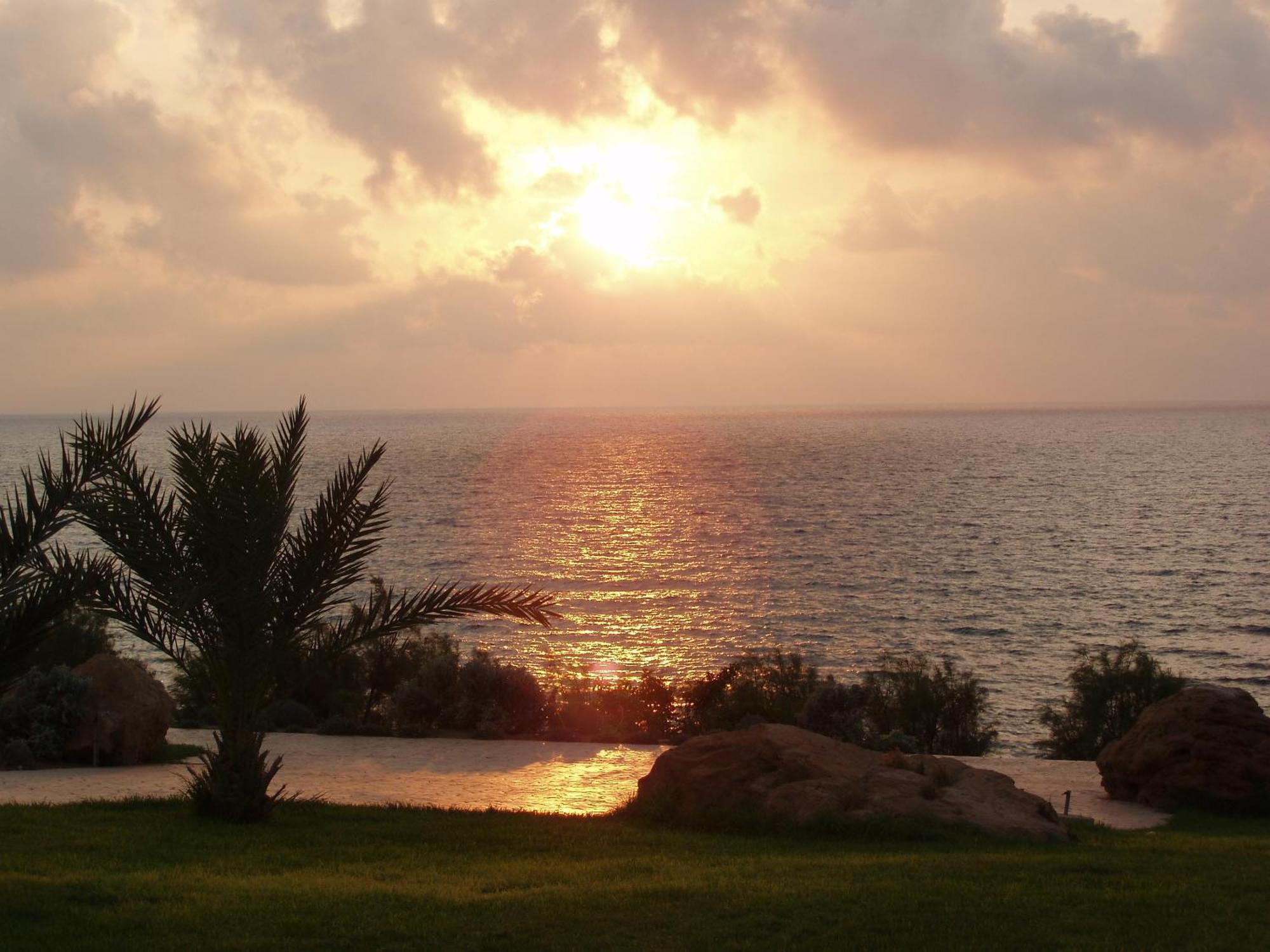 Helios 2 Paphos Exterior foto