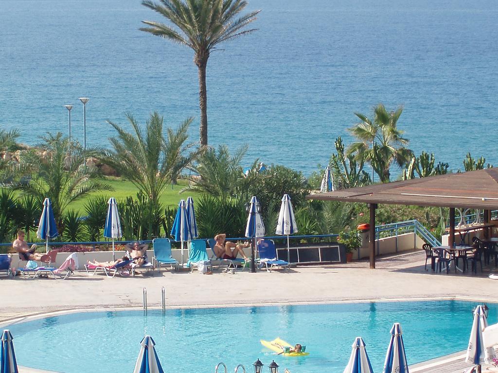 Helios 2 Paphos Exterior foto