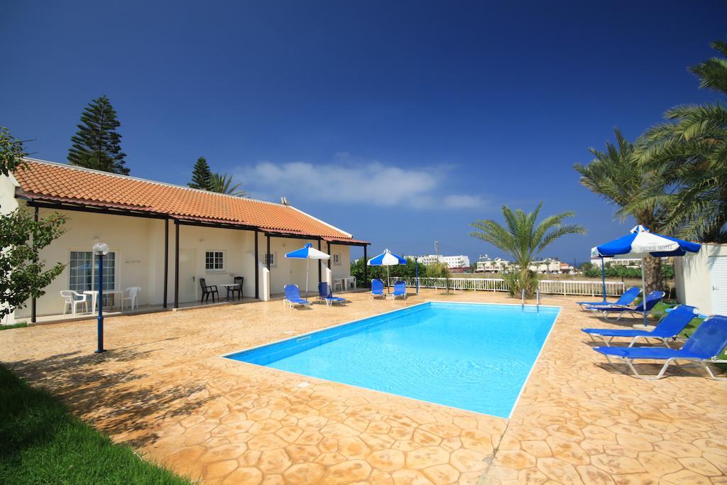 Helios 2 Paphos Exterior foto